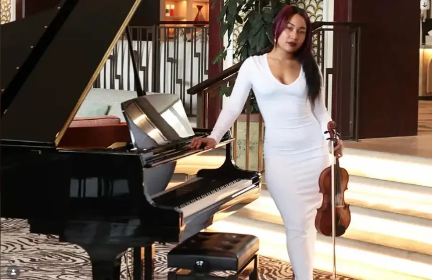 Estee Adams - Violinist